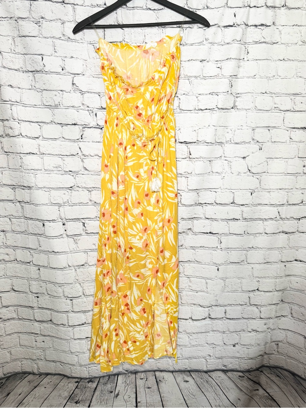 Yellow Floral Maxi Dress. Size M